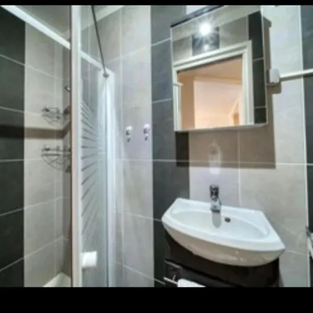 Spacieux Bel 4 Personnes Centre Apartment